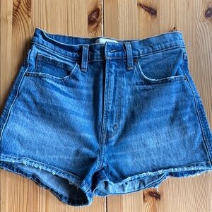 Abercrombie & Fitch Ultra High Rise Mom Short
